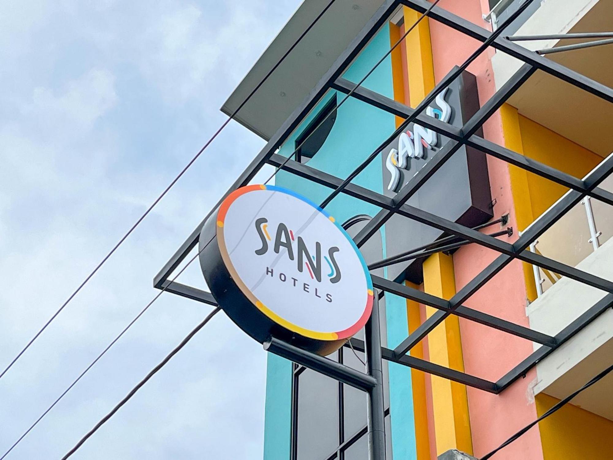 Sans Hotel Premiere Majapahit Semarang Exteriér fotografie