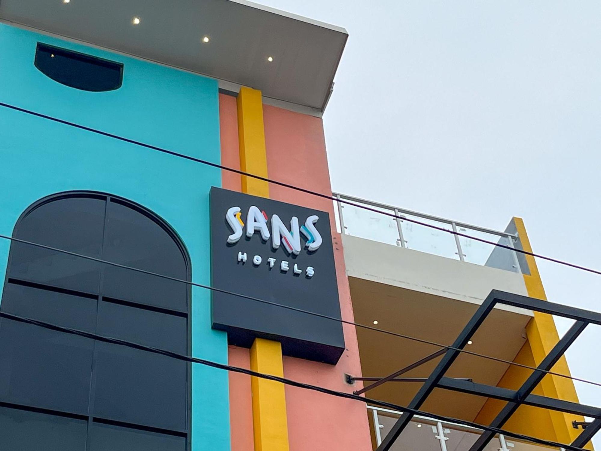 Sans Hotel Premiere Majapahit Semarang Exteriér fotografie