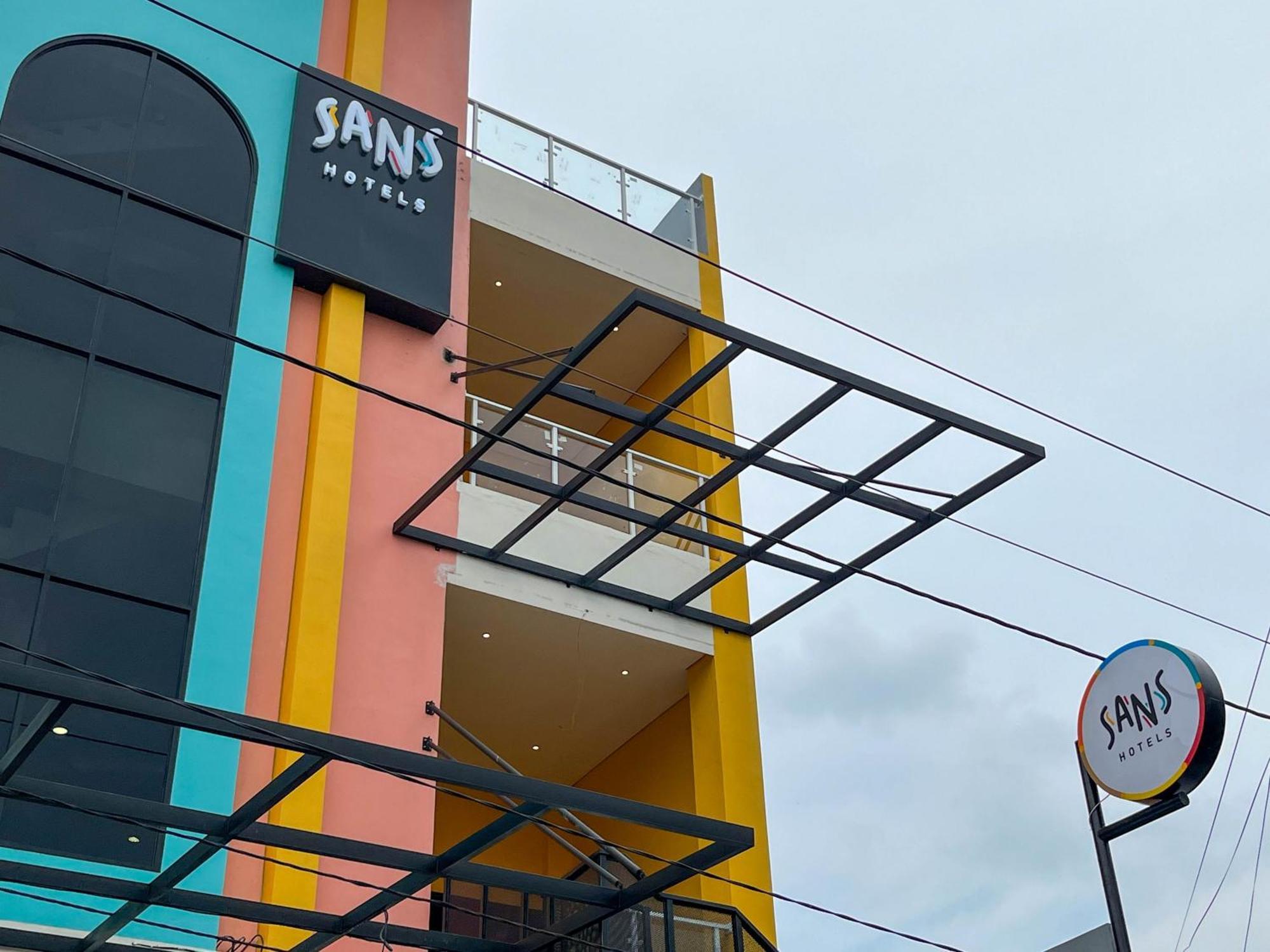 Sans Hotel Premiere Majapahit Semarang Exteriér fotografie