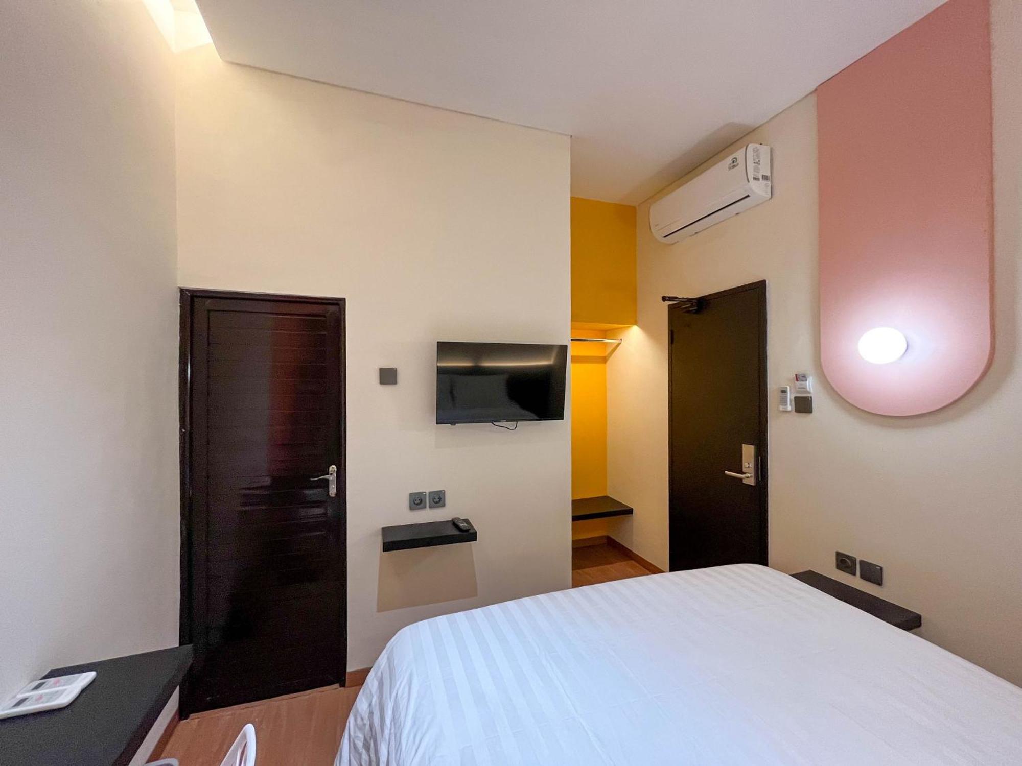 Sans Hotel Premiere Majapahit Semarang Exteriér fotografie