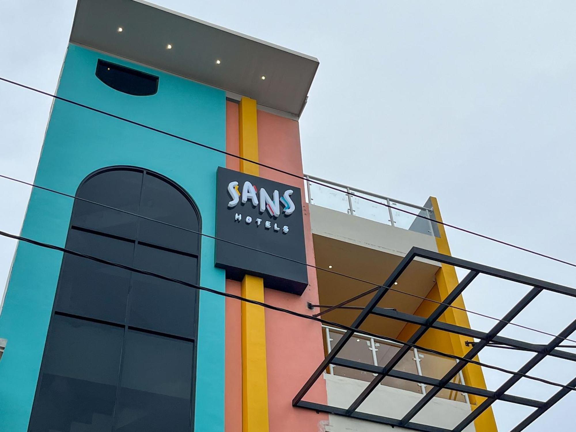 Sans Hotel Premiere Majapahit Semarang Exteriér fotografie
